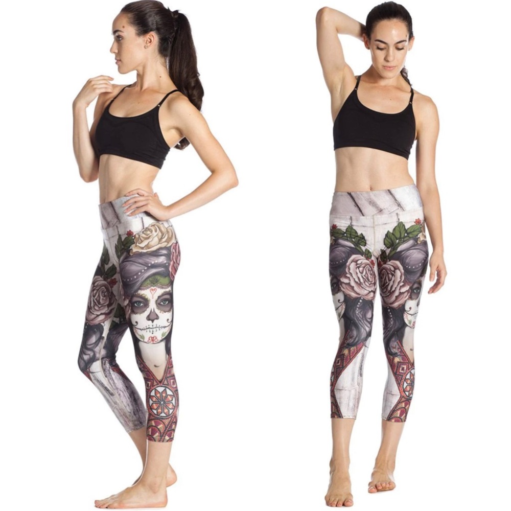 Eagle Rock Werkshop Traithlon Fabric Capri Leggings Remix Sugar Skull Large